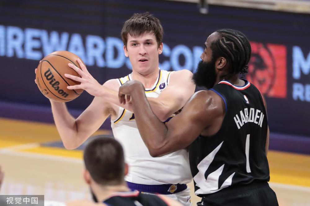 展现属于自 展现属于自